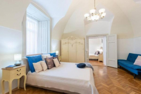 ROSE APARTMENTS / ROMANTIC & COZY / CITY CENTER